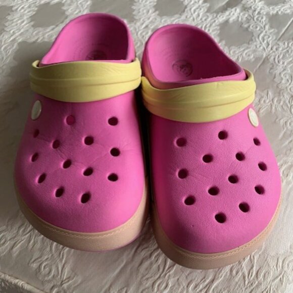 AUTHENTIC CHILDRENS  SUMMER CROCS - Picture 4 of 4